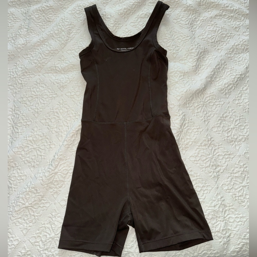 SET Active x Justine Skye Sportbody Shortysuit in Brownstone Size Small